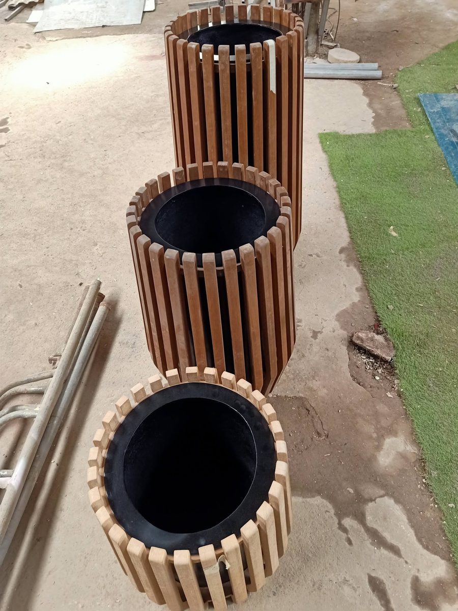 chậu hoa hình trụ composite văn phòng khách sạn - hình 1 - Mô Hình Composite Việt Nam