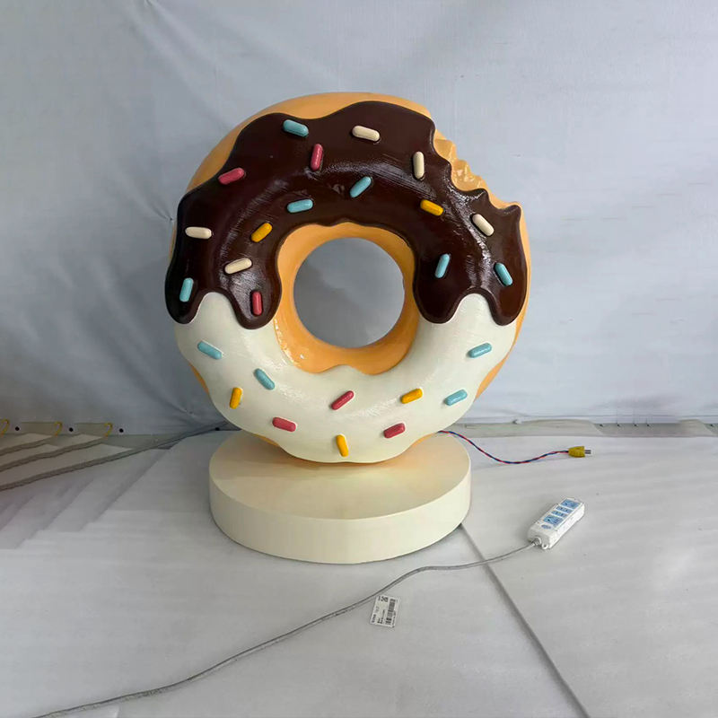 Tượng Cốc Cà Phê Chảy Tràn Composite Khổng Lồ Prop Check-in Quán Cafe 2026 Tượng Cốc Cà Phê Chảy Tràn Composite Khổng Lồ Prop Check-in Quán Cafe 2026 — góc nhìn thực tế từ xưởng