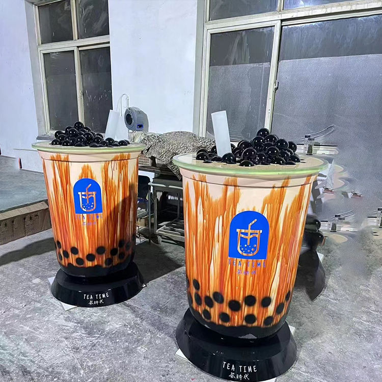 Tượng Cốc Cà Phê Chảy Tràn Composite Khổng Lồ Prop Check-in Quán Cafe 2026 Tượng Cốc Cà Phê Chảy Tràn Composite Khổng Lồ Prop Check-in Quán Cafe 2026 — góc nhìn thực tế từ xưởng