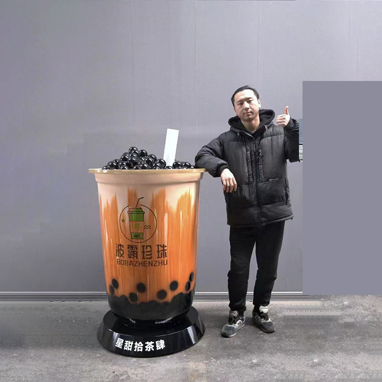 Tượng Cốc Cà Phê Chảy Tràn Composite Khổng Lồ Prop Check-in Quán Cafe 2026 Tượng Cốc Cà Phê Chảy Tràn Composite Khổng Lồ Prop Check-in Quán Cafe 2026 — góc nhìn thực tế từ xưởng