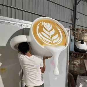 Tượng Cốc Cà Phê Chảy Tràn Composite Khổng Lồ Prop Check-in Quán Cafe 2026 — composite prop check-in, xưởng sản xuất TP.HCM