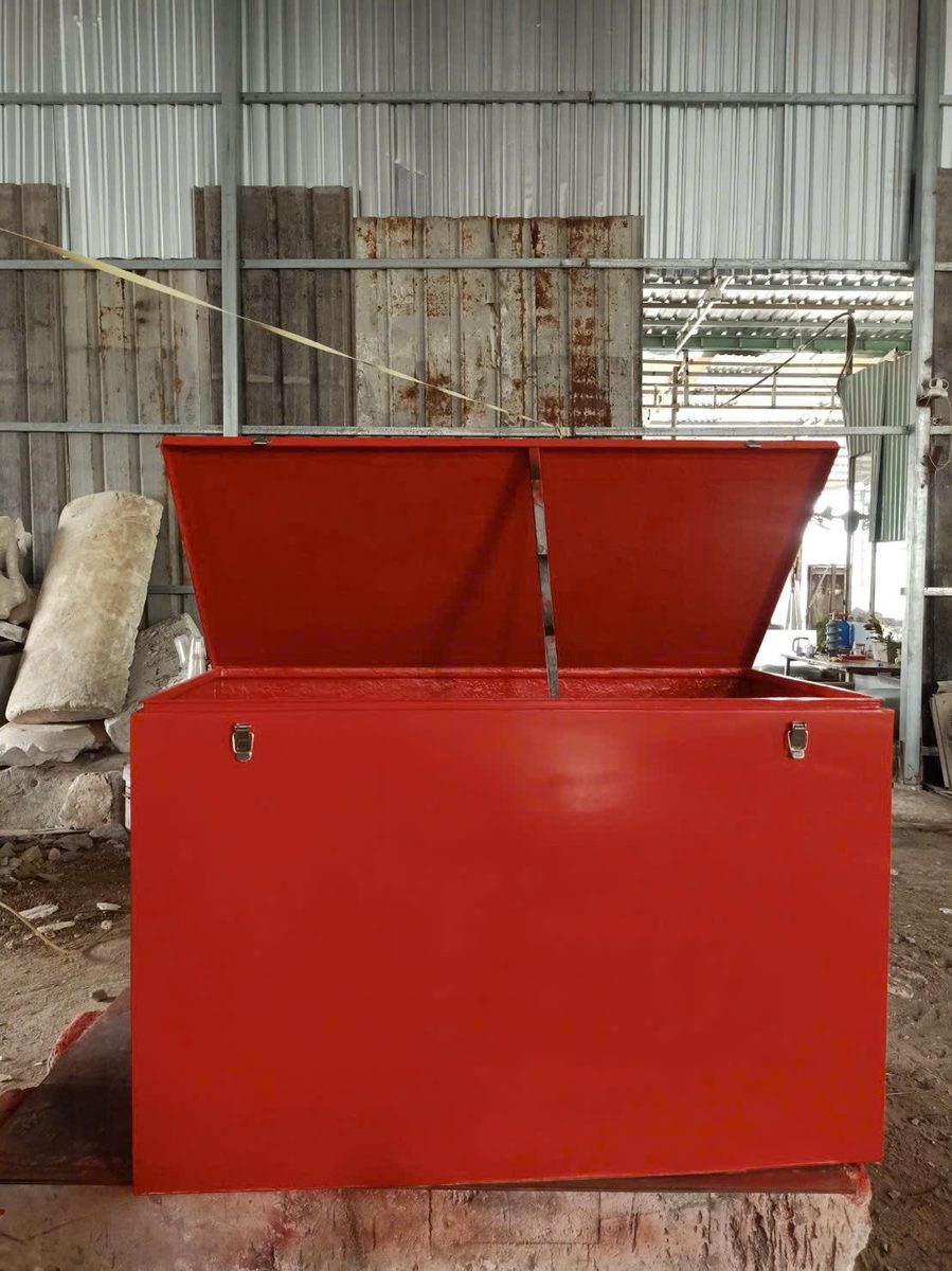 thùng áo phao tủ dụng cụ composite hồ bơi - hình 1 - Mô Hình Composite Việt Nam
