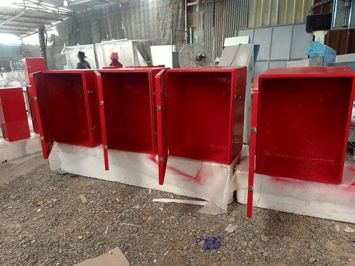 thùng áo phao tủ dụng cụ composite hồ bơi - hình 4 - Mô Hình Composite Việt Nam