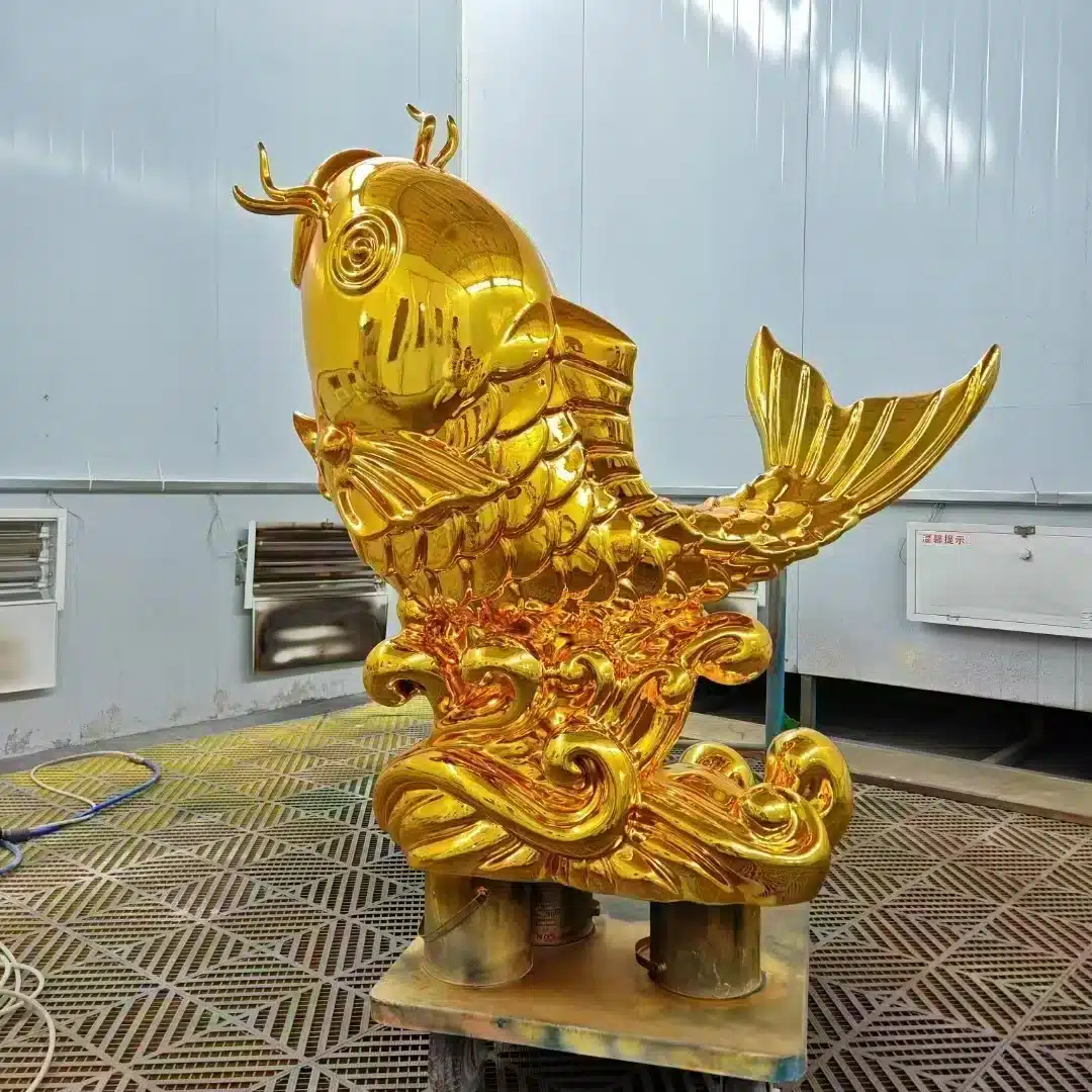 Tượng Cá Chép Composite Trang Trí Sân Vườn & Phong Thủy Theo Yêu Cầu Tượng cá chép composite trang trí sân vườn phong thủy — màu đỏ cam rực rỡ, chi tiết vảy sắc nét